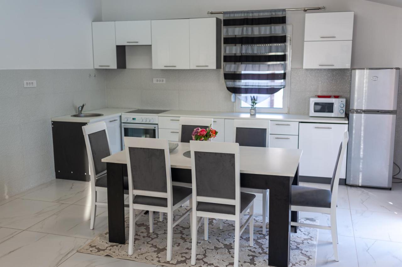 Apartman Mona Podgorica Esterno foto
