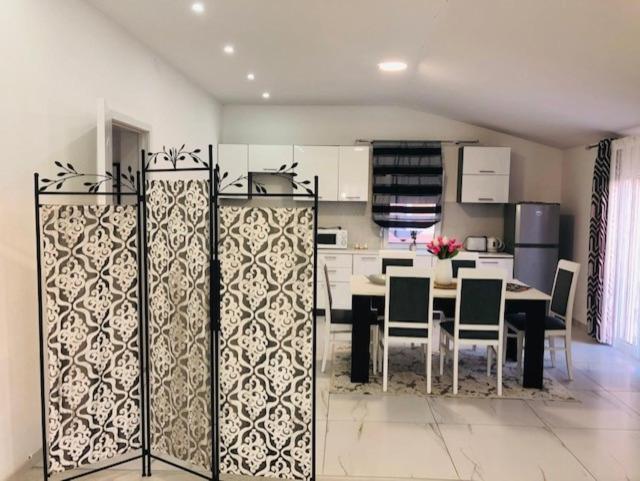 Apartman Mona Podgorica Esterno foto