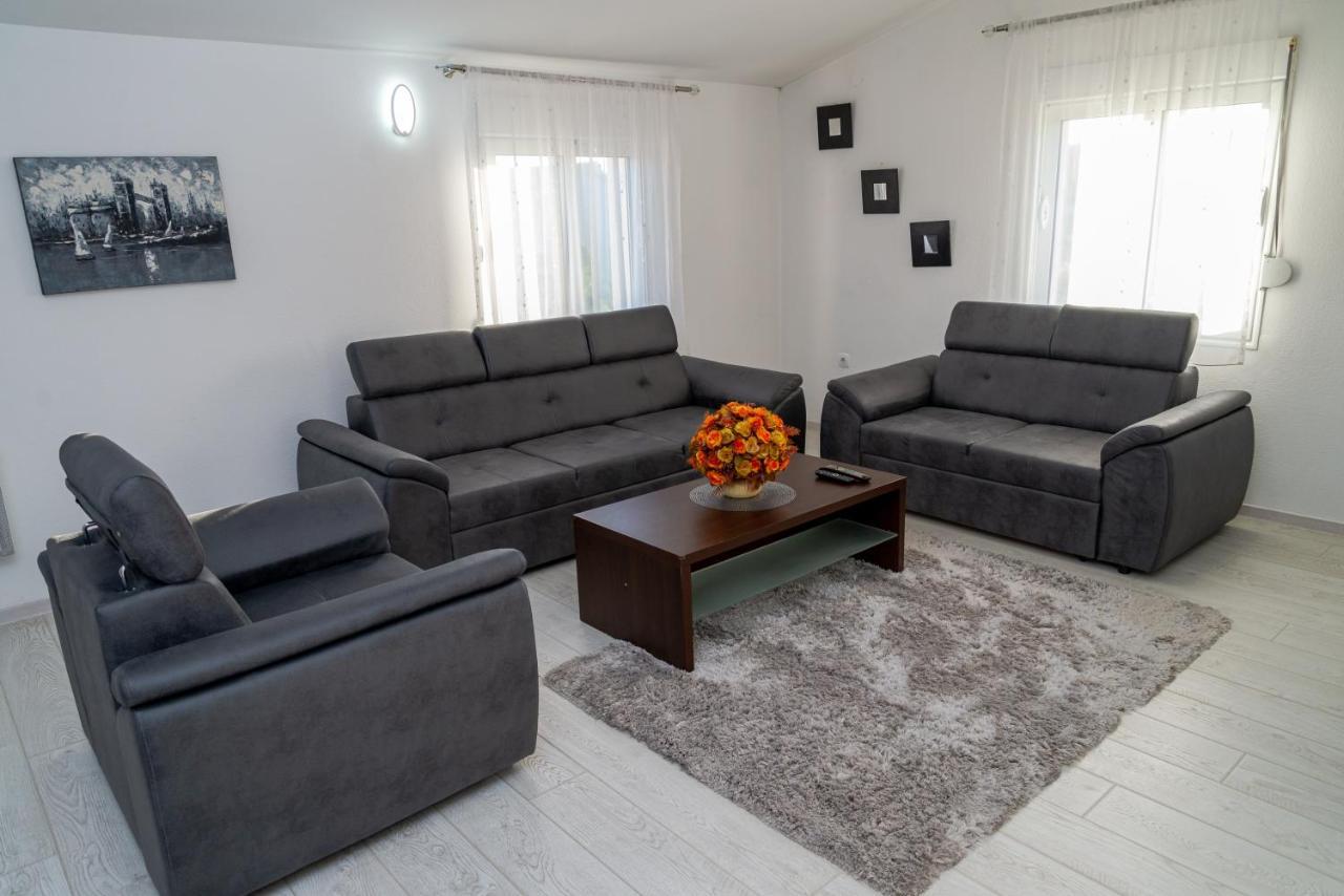 Apartman Mona Podgorica Esterno foto